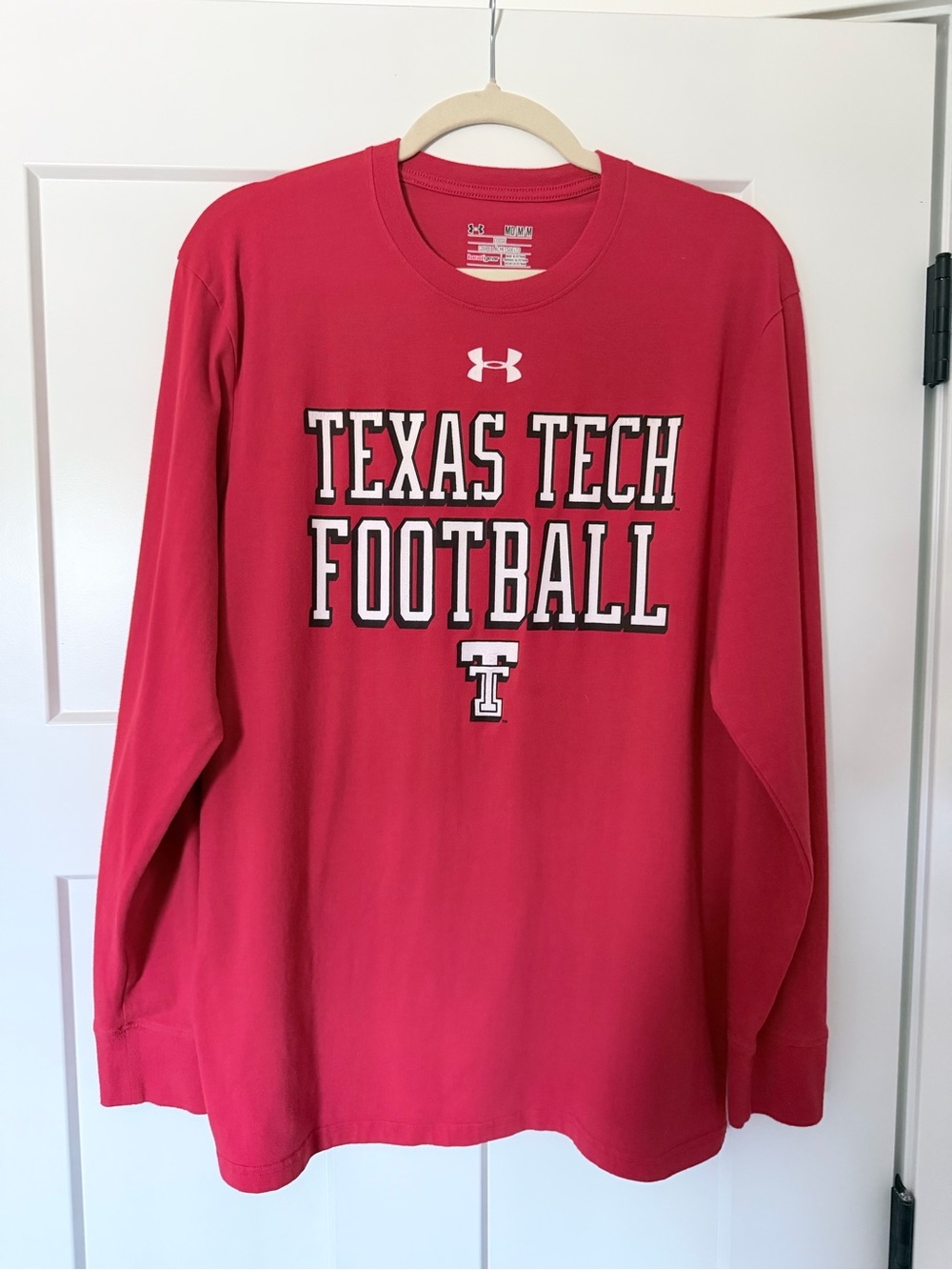 Under Armor Men’s Long Sleeve Texas Tech Red Raiders Shirt, EUC